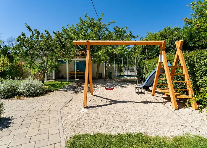 Bonex-8 By Interhome